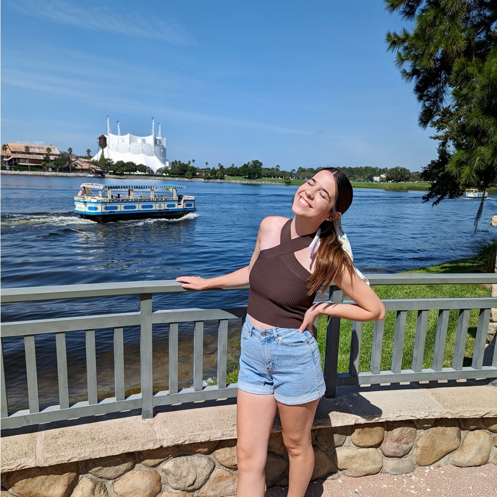 Meet your Posher, Alyssa